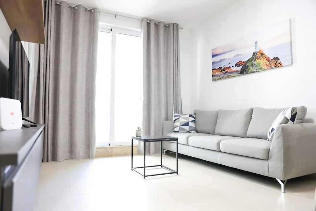 Sliema Central 2Br Apt With Balcony & Sea Views By 360 Estates